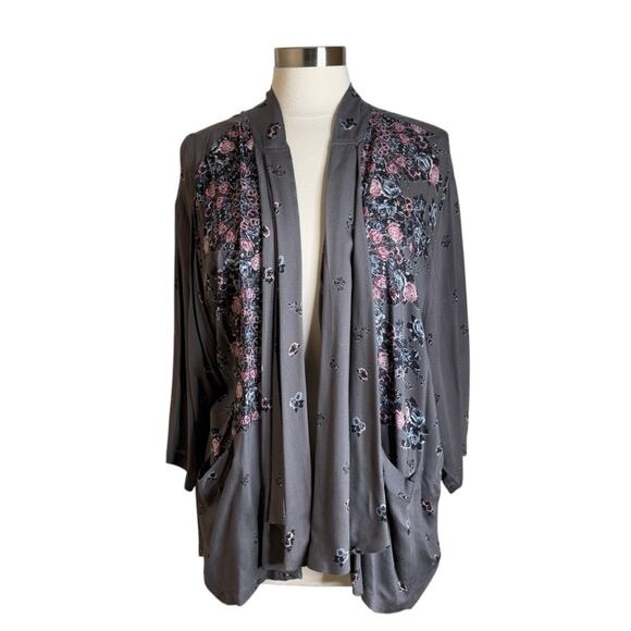 Urban Outfitters Ecote Gray Floral Open Front Cardigan Kimono Women’s Size Small - Picture 1 of 8